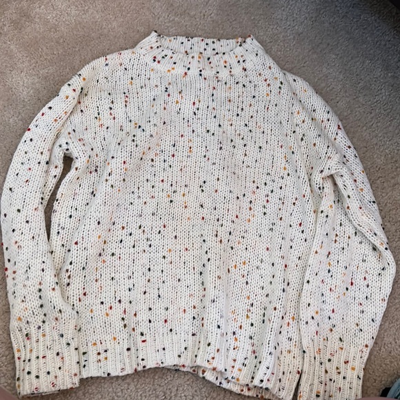 sweater - Picture 1 of 4